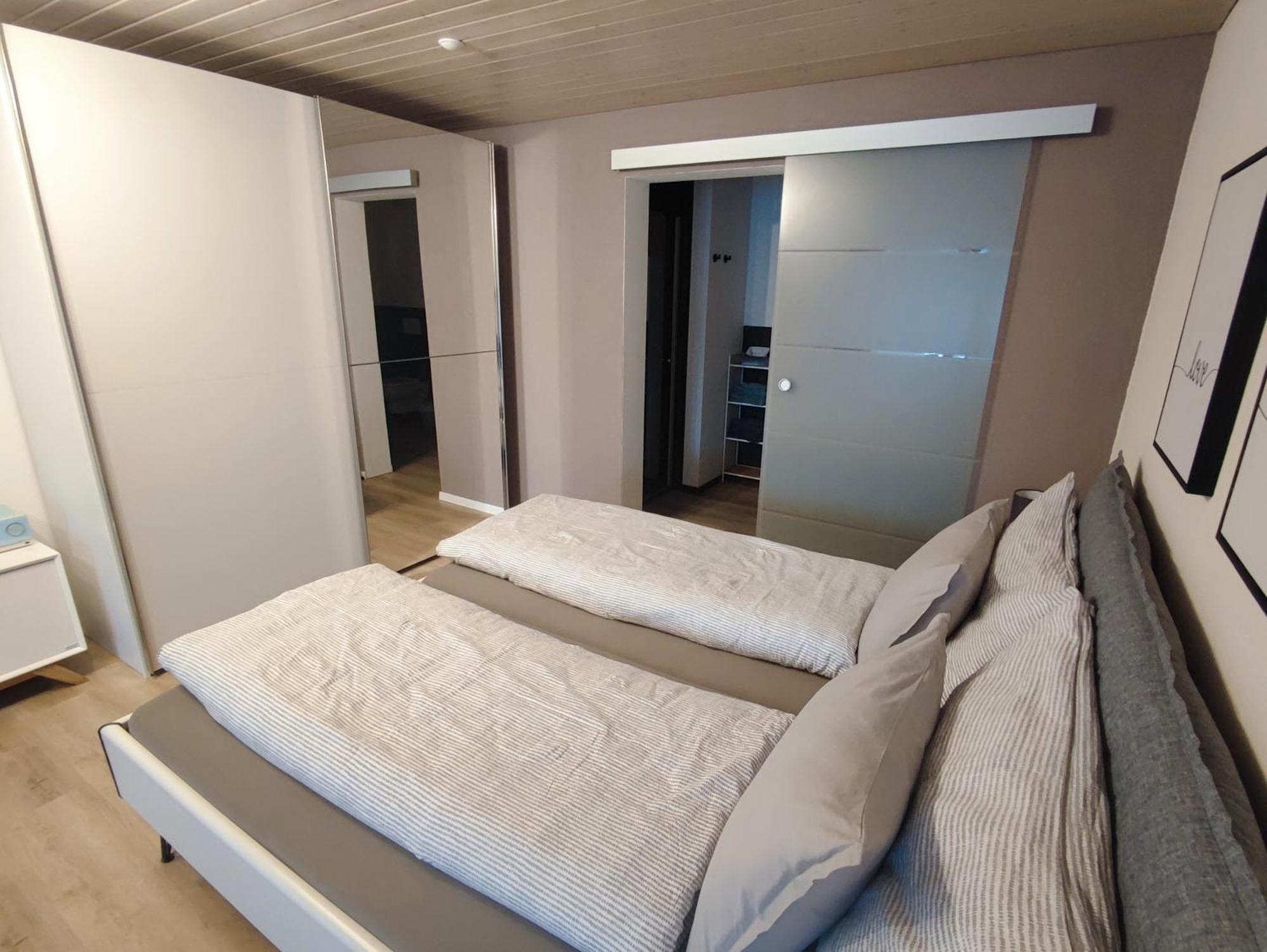 Kleine Auszeit - 2-Zimmer Ferienwohnung Spiez Esterno foto