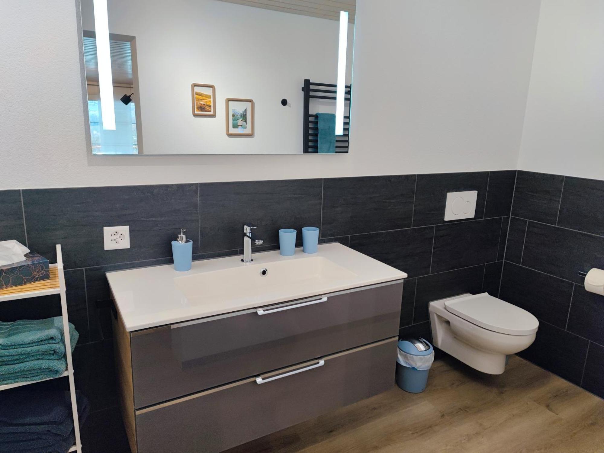 Kleine Auszeit - 2-Zimmer Ferienwohnung Spiez Esterno foto