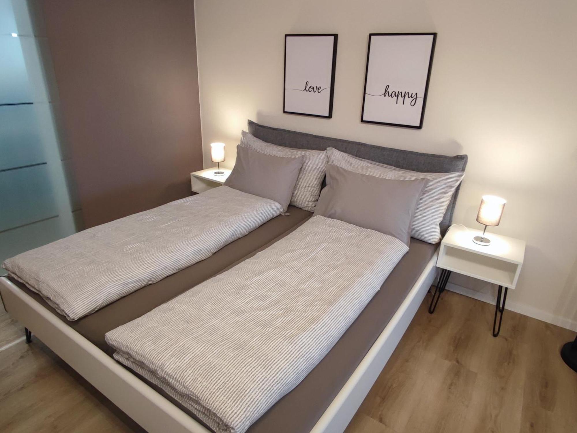 Kleine Auszeit - 2-Zimmer Ferienwohnung Spiez Esterno foto